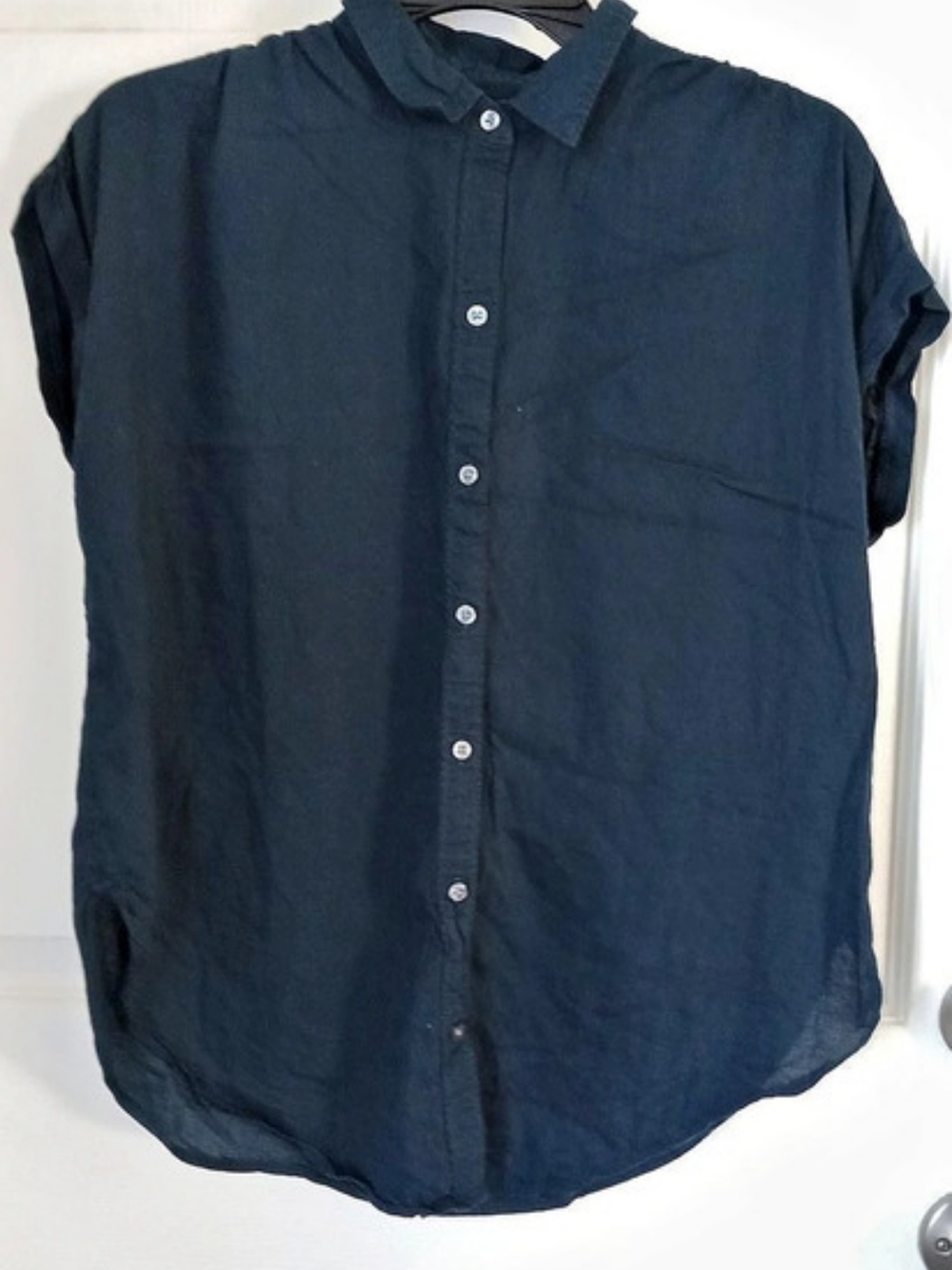 Abercrombie & Fitch Short Sleeve Button Down in Black Size Medium